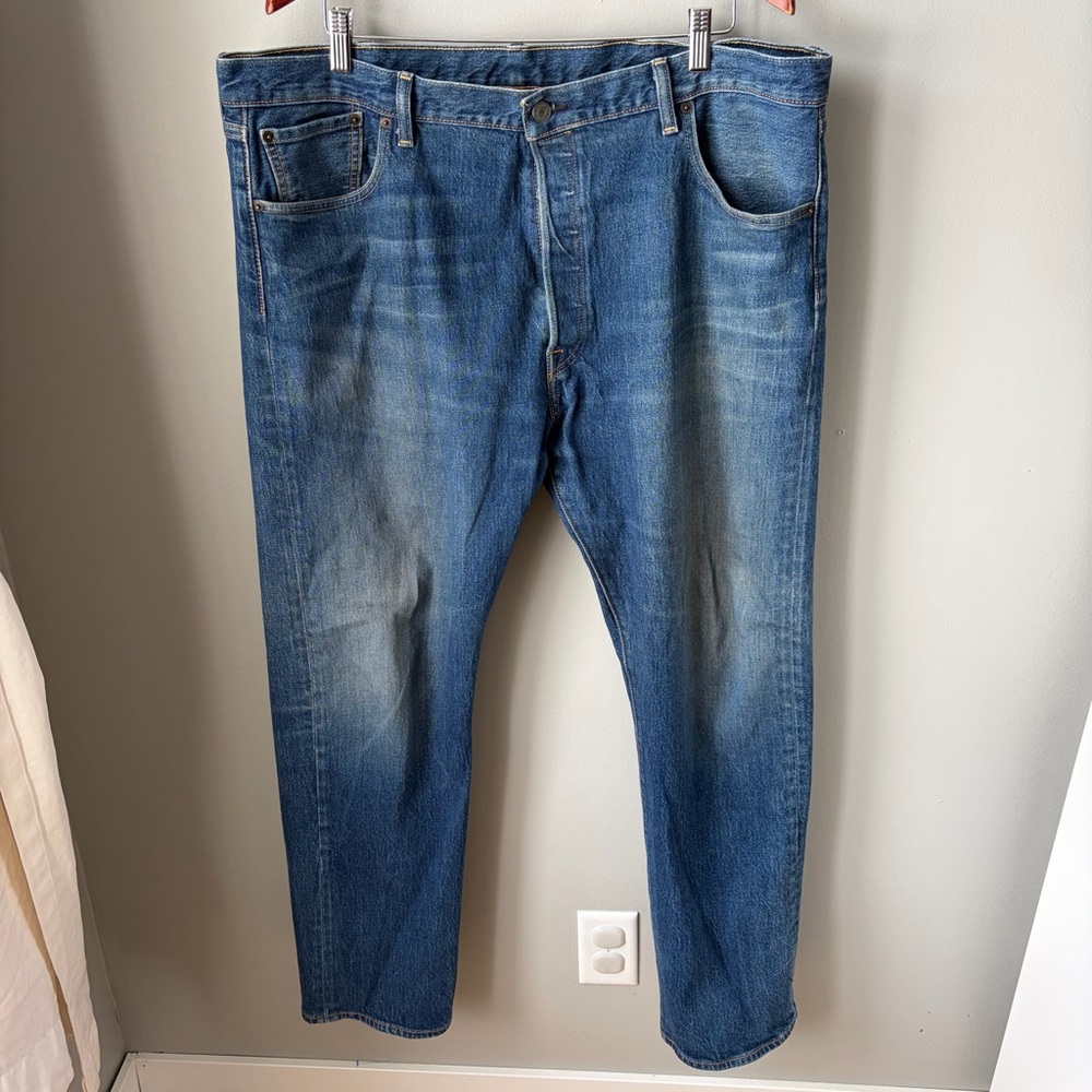 Levi’s 501 Jeans Men’s Size 42 X‎ 32 Medium Wash Button Fly Blue Jeans